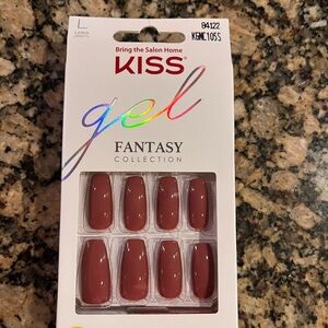 KISS Gel Fantasy Collection Nails in Deep Red